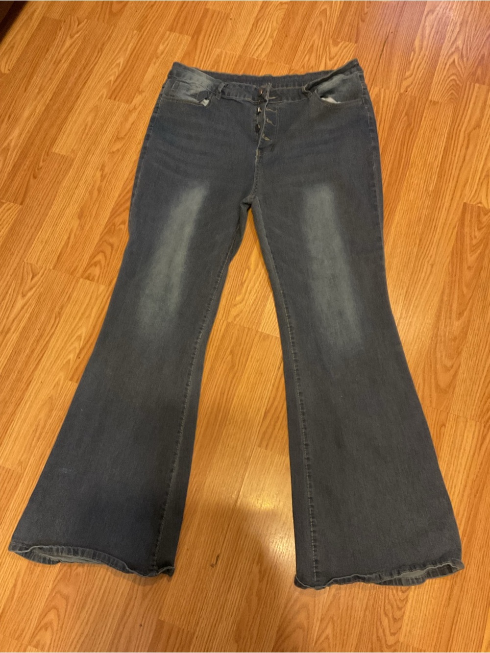 STYLISH Women’s 3XL Stretchy Flared Jeans Button Fly 38” x31”